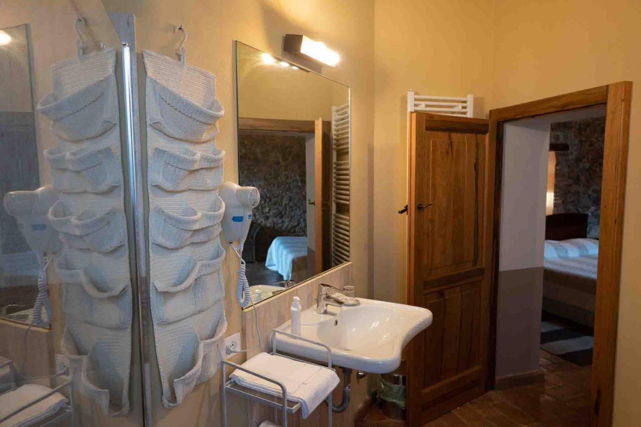 Agriturismo Bio Fattoria Di Pietra Giuncarico Eksteriør billede