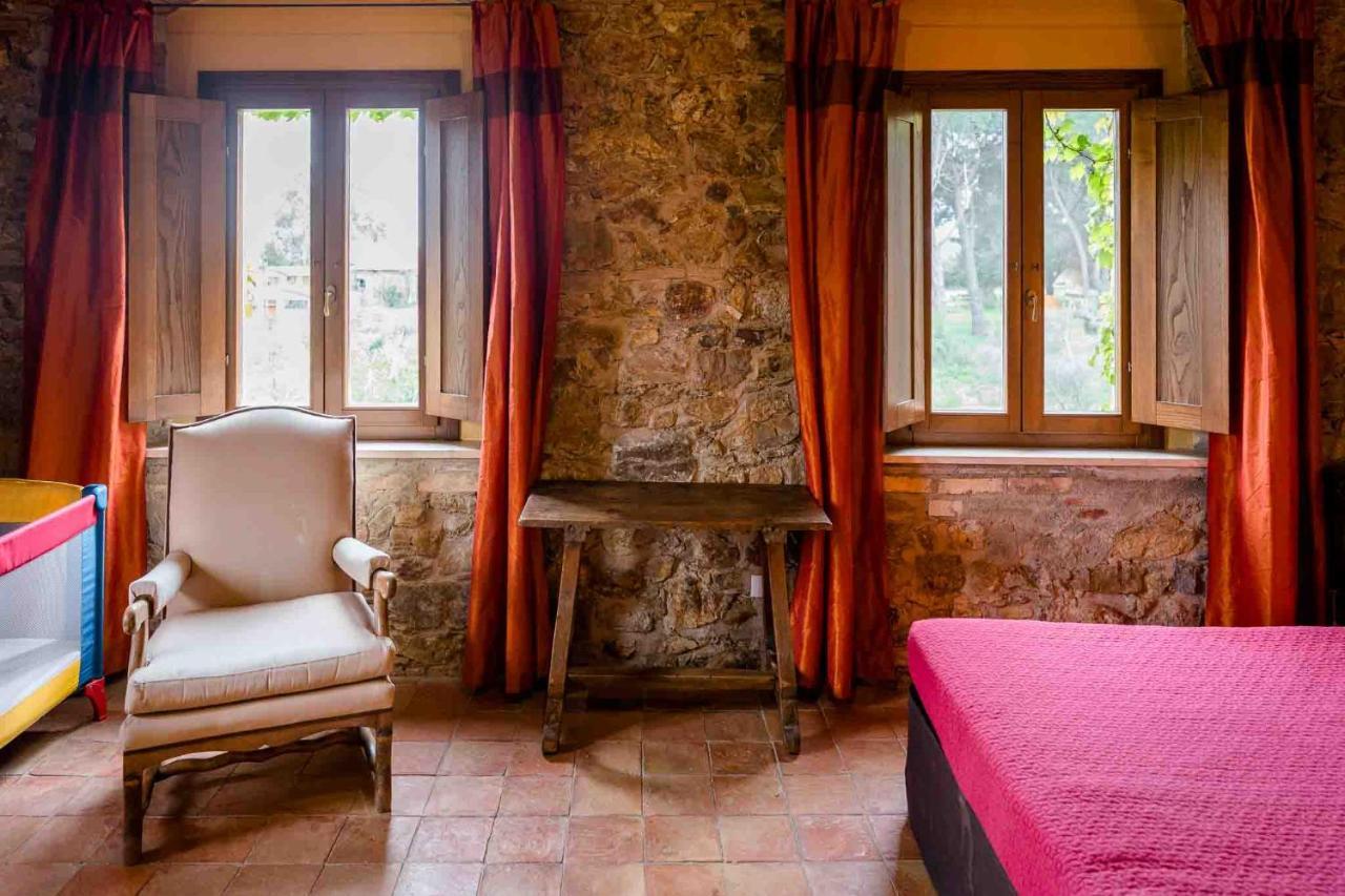 Agriturismo Bio Fattoria Di Pietra Giuncarico Eksteriør billede