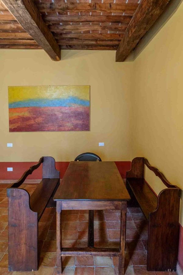 Agriturismo Bio Fattoria Di Pietra Giuncarico Eksteriør billede