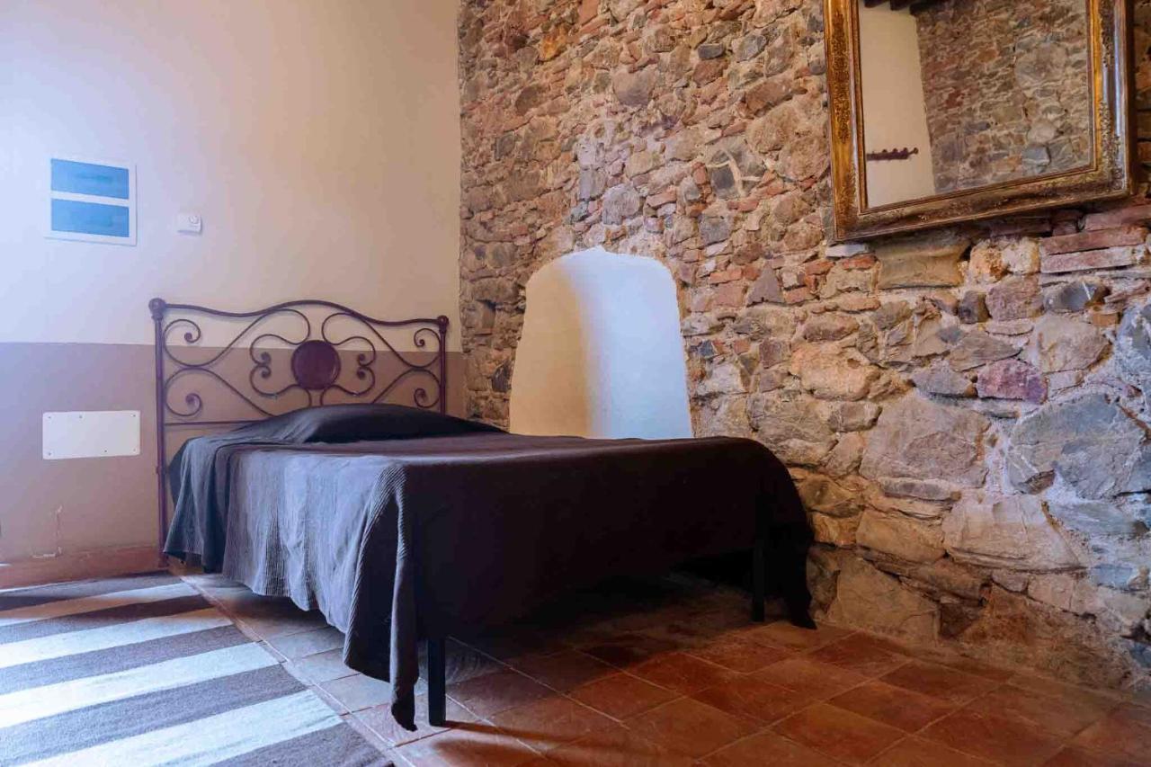 Agriturismo Bio Fattoria Di Pietra Giuncarico Eksteriør billede