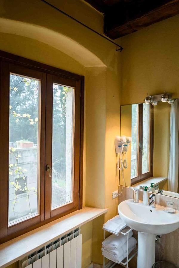 Agriturismo Bio Fattoria Di Pietra Giuncarico Eksteriør billede