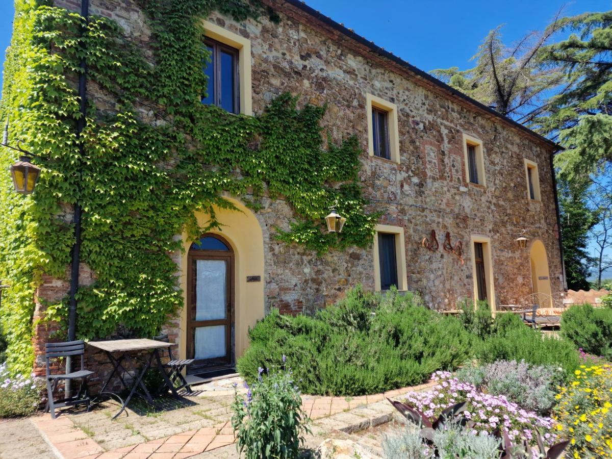Agriturismo Bio Fattoria Di Pietra Giuncarico Eksteriør billede