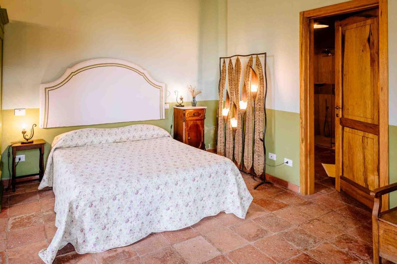 Agriturismo Bio Fattoria Di Pietra Giuncarico Eksteriør billede