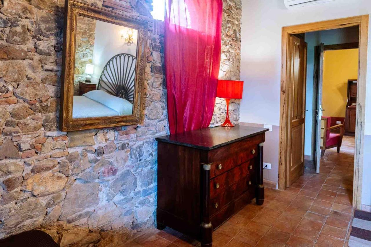 Agriturismo Bio Fattoria Di Pietra Giuncarico Eksteriør billede