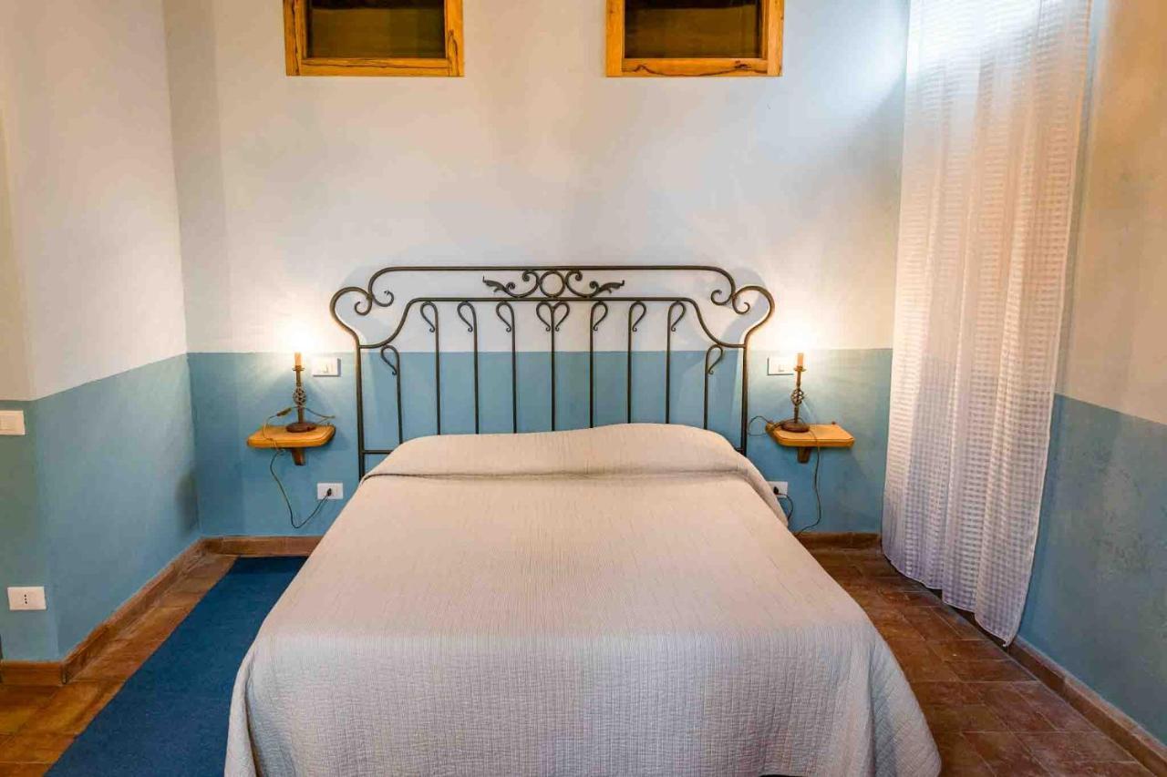 Agriturismo Bio Fattoria Di Pietra Giuncarico Eksteriør billede
