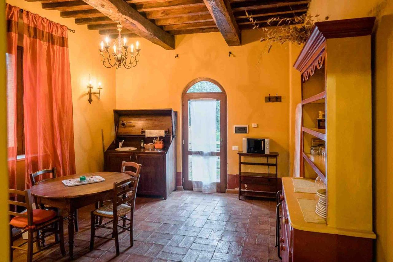 Agriturismo Bio Fattoria Di Pietra Giuncarico Eksteriør billede