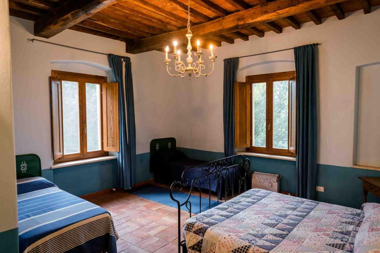 Agriturismo Bio Fattoria Di Pietra Giuncarico Eksteriør billede