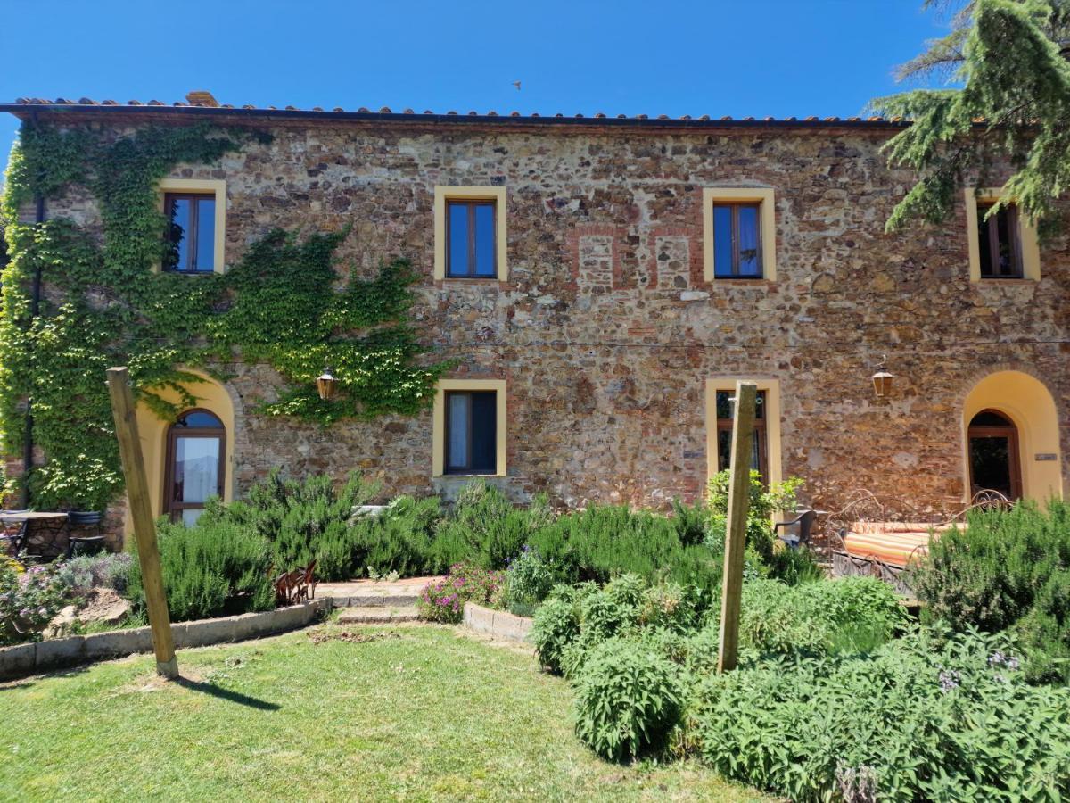 Agriturismo Bio Fattoria Di Pietra Giuncarico Eksteriør billede