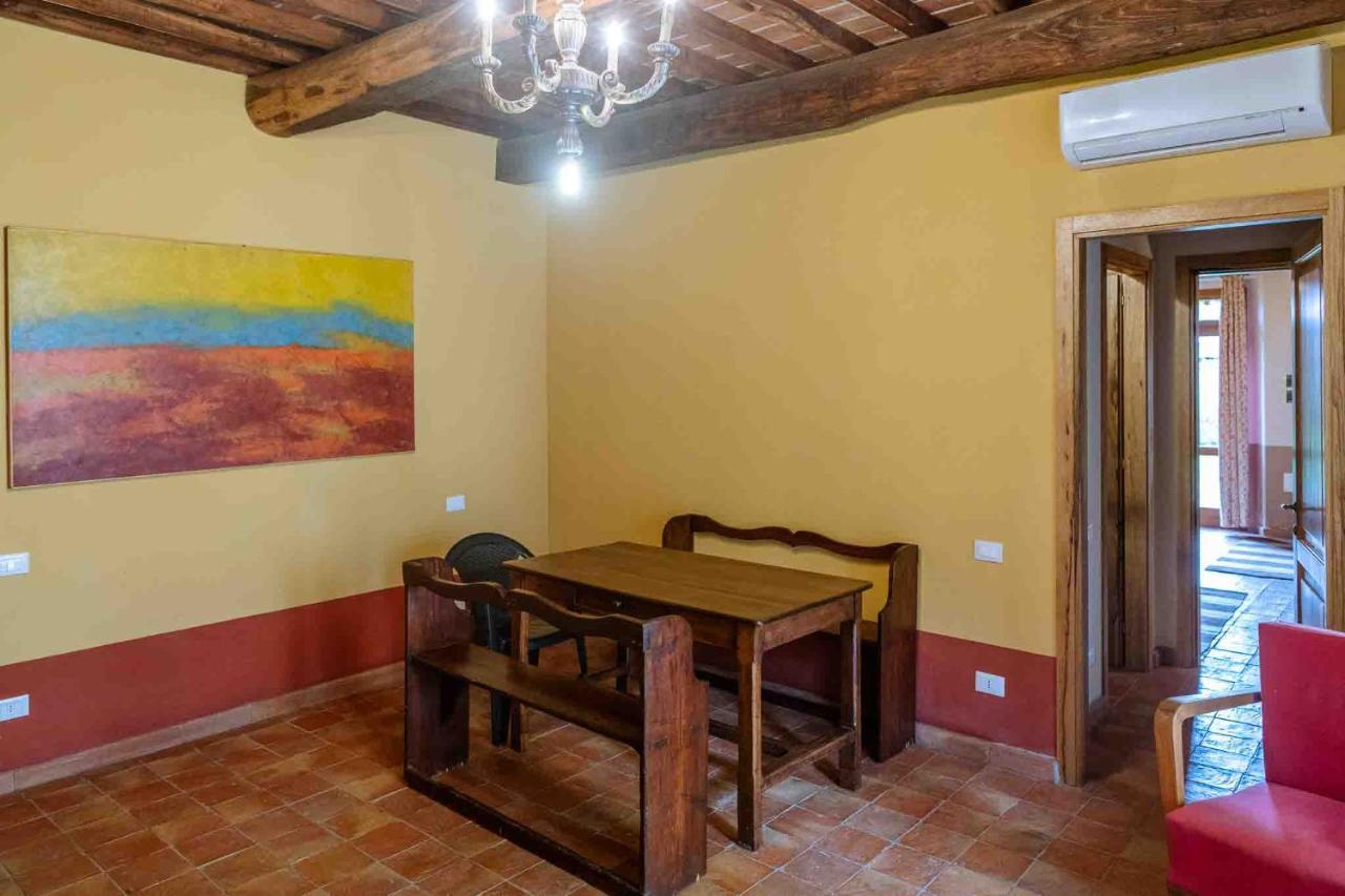 Agriturismo Bio Fattoria Di Pietra Giuncarico Eksteriør billede
