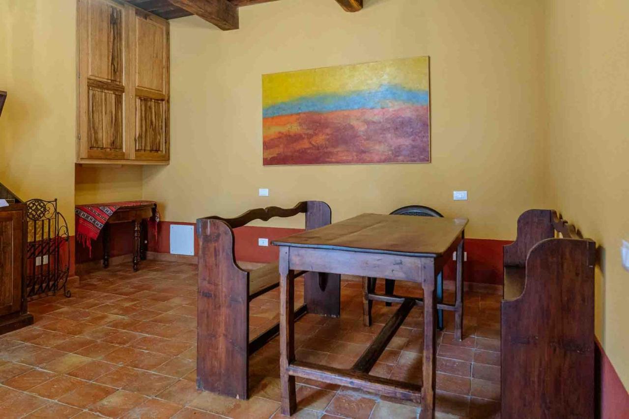 Agriturismo Bio Fattoria Di Pietra Giuncarico Eksteriør billede