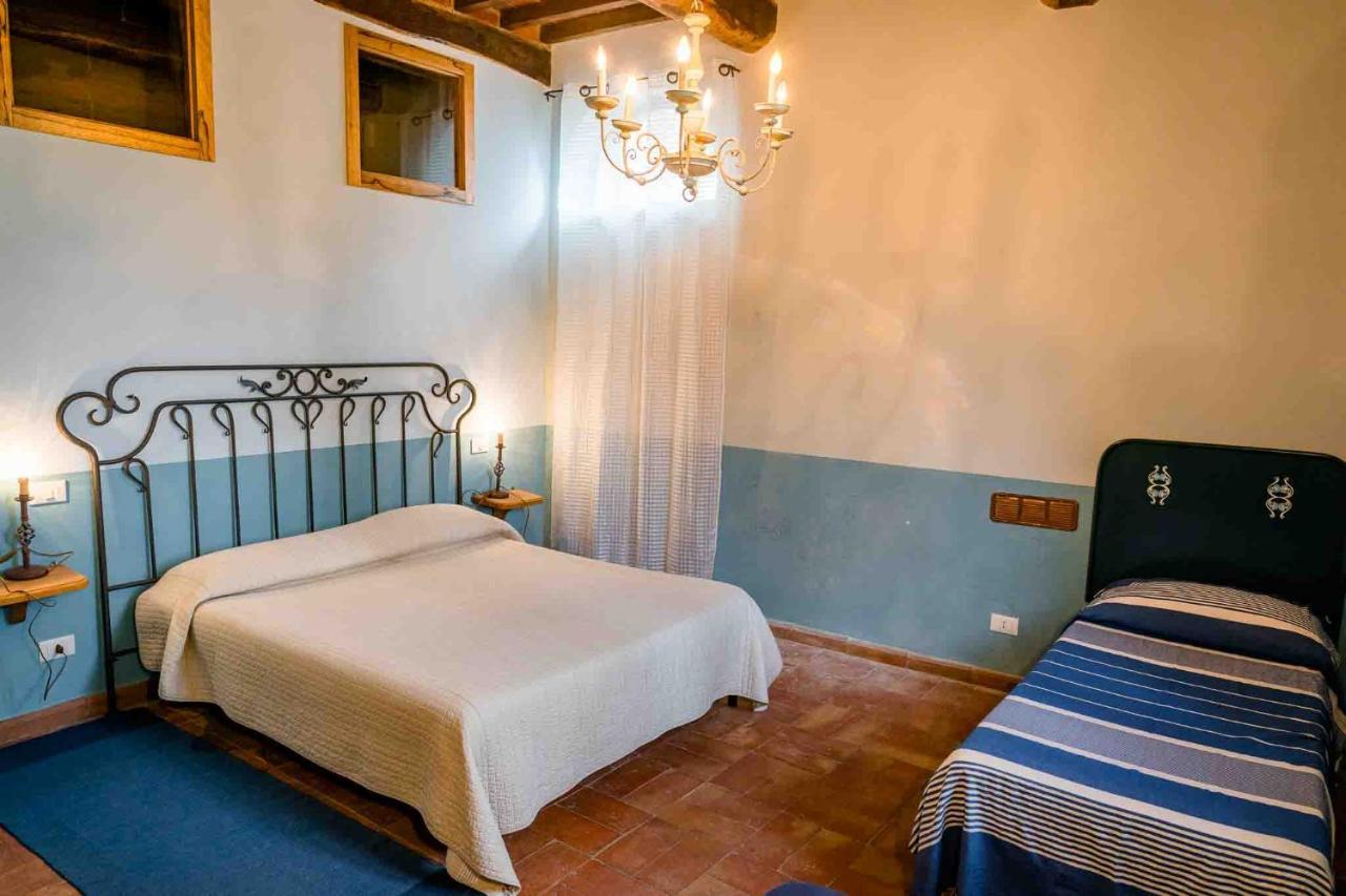 Agriturismo Bio Fattoria Di Pietra Giuncarico Eksteriør billede