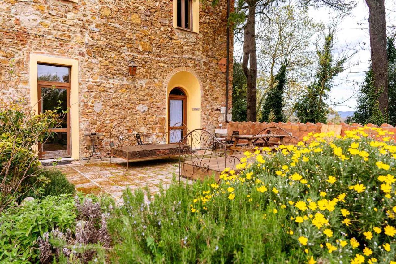 Agriturismo Bio Fattoria Di Pietra Giuncarico Eksteriør billede