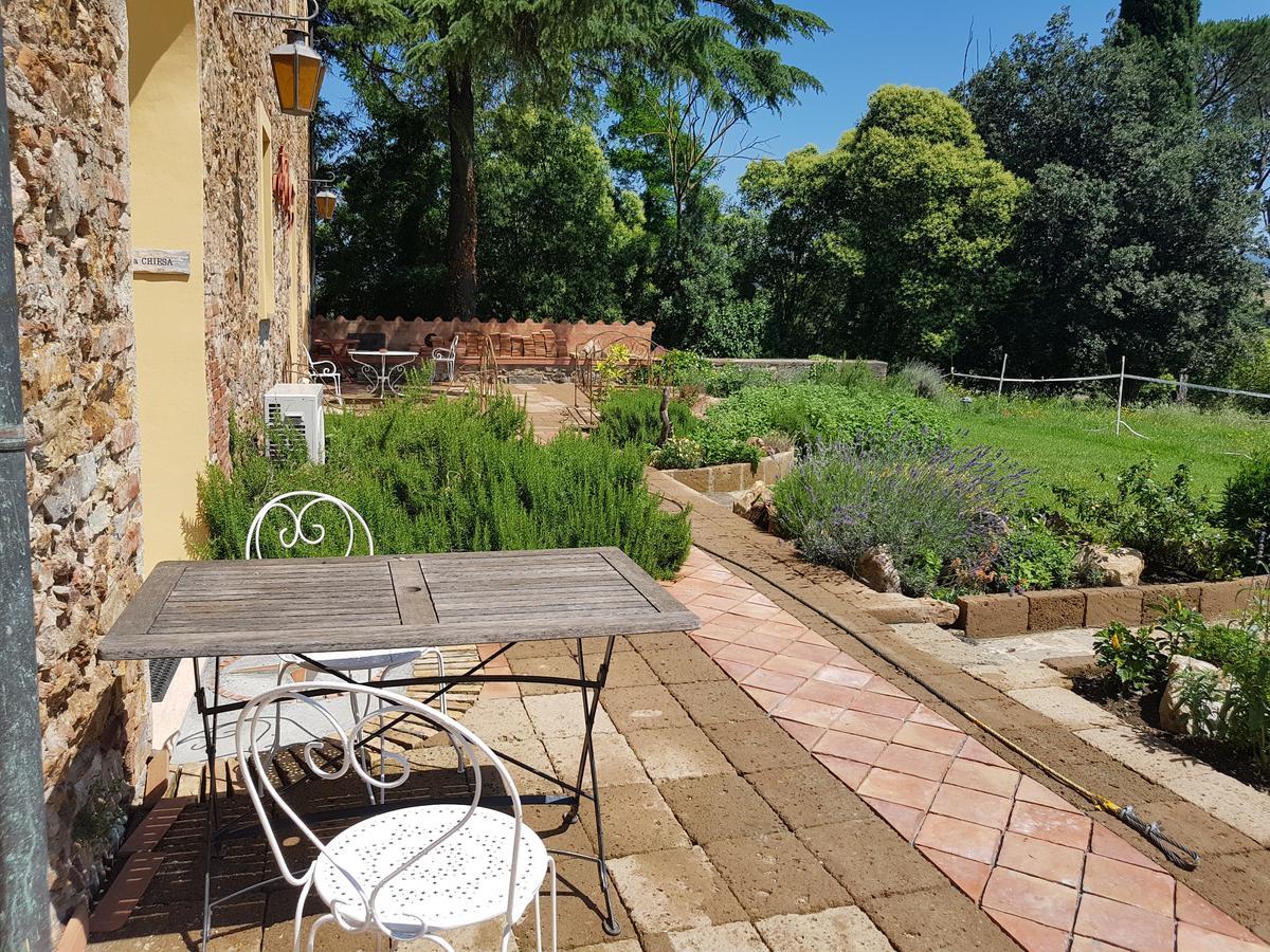 Agriturismo Bio Fattoria Di Pietra Giuncarico Eksteriør billede