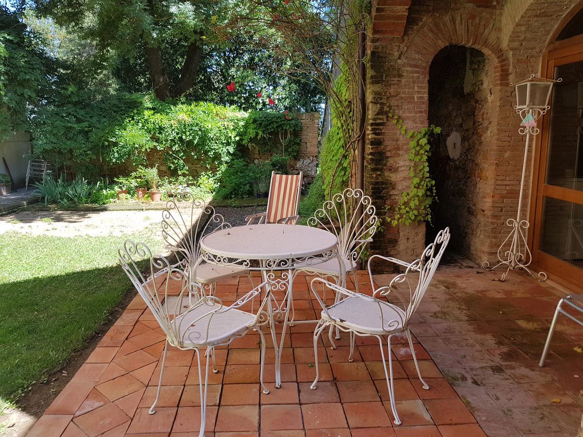 Agriturismo Bio Fattoria Di Pietra Giuncarico Eksteriør billede